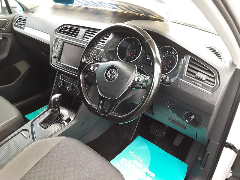 Volkswagen Tiguan 2.0 TDI BlueMotion Tech SE Navigation DSG Euro 6 (s/s) 5dr 5dr Automatic 2023