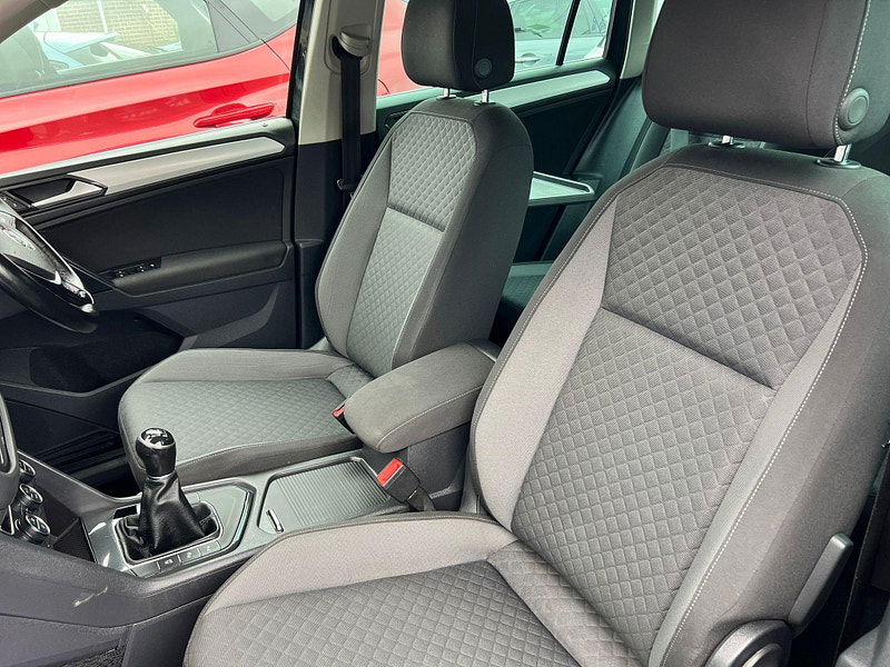 Volkswagen Tiguan 2.0 TDI SE Navigation Euro 6 (s/s) 5dr 5dr Manual 2025