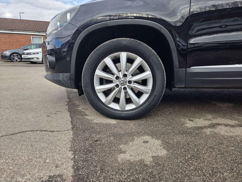 Volkswagen Tiguan 2.0 Tiguan Match TDI BlueMotion Technology 4Motion Semi-Auto 4WD 5dr 5dr Automatic 2025