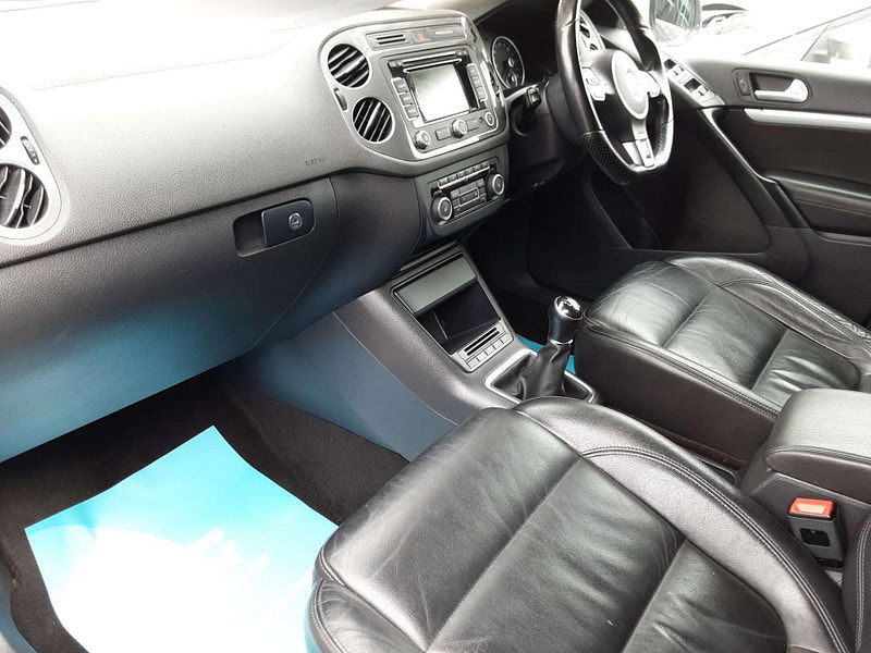 Volkswagen Tiguan 2.0 Tiguan R-Line TDI BlueMotion Technology 4Motion 4WD 5dr 5dr Manual 2025