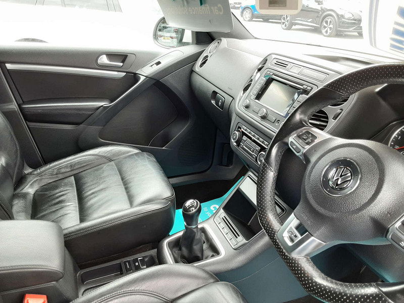 Volkswagen Tiguan 2.0 Tiguan R-Line TDI BlueMotion Technology 4Motion 4WD 5dr 5dr Manual 2025