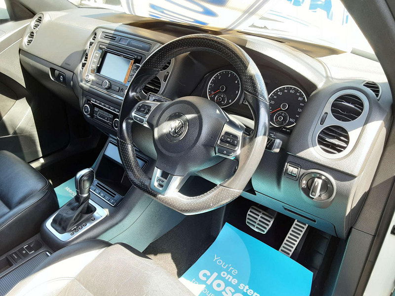 Volkswagen Tiguan 2.0 Tiguan R-Line TDI BlueMotion Technology 4Motion Semi-Auto 4WD 5dr 5dr Automatic 2025