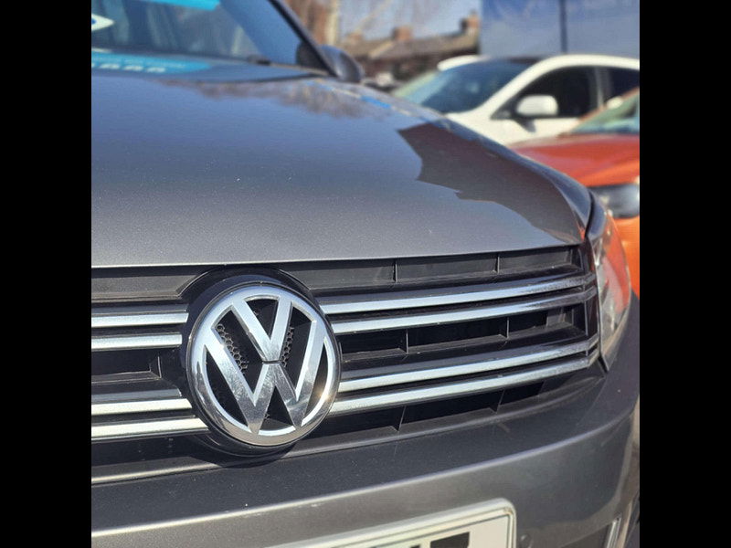 Volkswagen Tiguan 2.0 Tiguan R-Line TDI BlueMotion Technology 4Motion Semi-Auto 4WD 5dr 5dr Automatic 2025