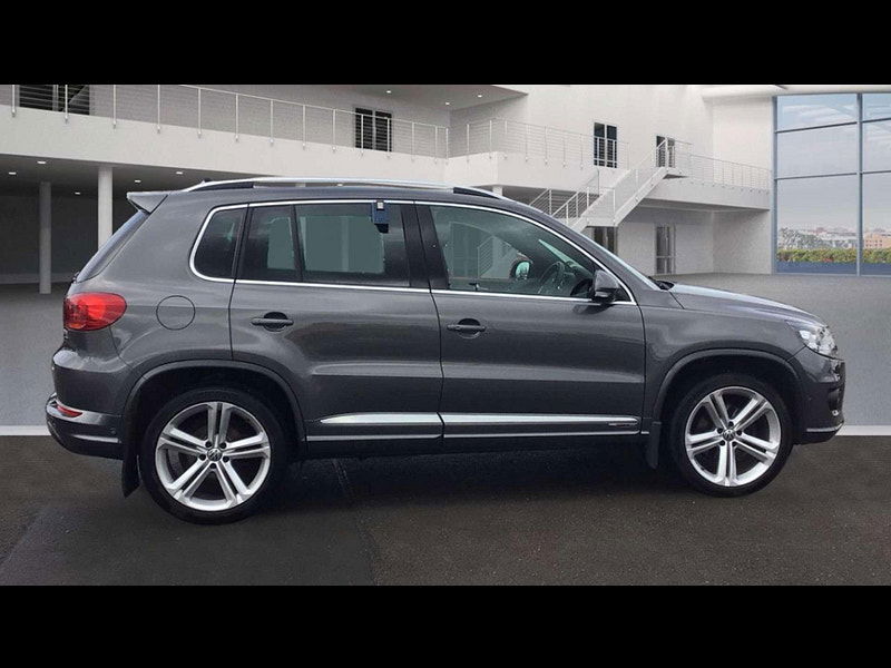 Volkswagen Tiguan 2.0 Tiguan R-Line TDI BlueMotion Technology 4Motion Semi-Auto 4WD 5dr 5dr Automatic 2025