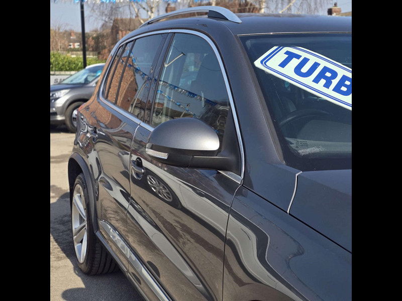 Volkswagen Tiguan 2.0 Tiguan R-Line TDI BlueMotion Technology 4Motion Semi-Auto 4WD 5dr 5dr Automatic 2025