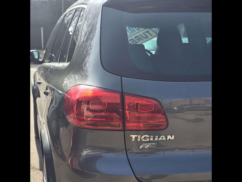 Volkswagen Tiguan 2.0 Tiguan R-Line TDI BlueMotion Technology 4Motion Semi-Auto 4WD 5dr 5dr Automatic 2025