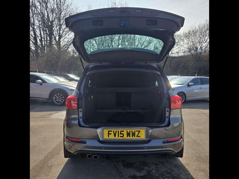 Volkswagen Tiguan 2.0 Tiguan R-Line TDI BlueMotion Technology 4Motion Semi-Auto 4WD 5dr 5dr Automatic 2025