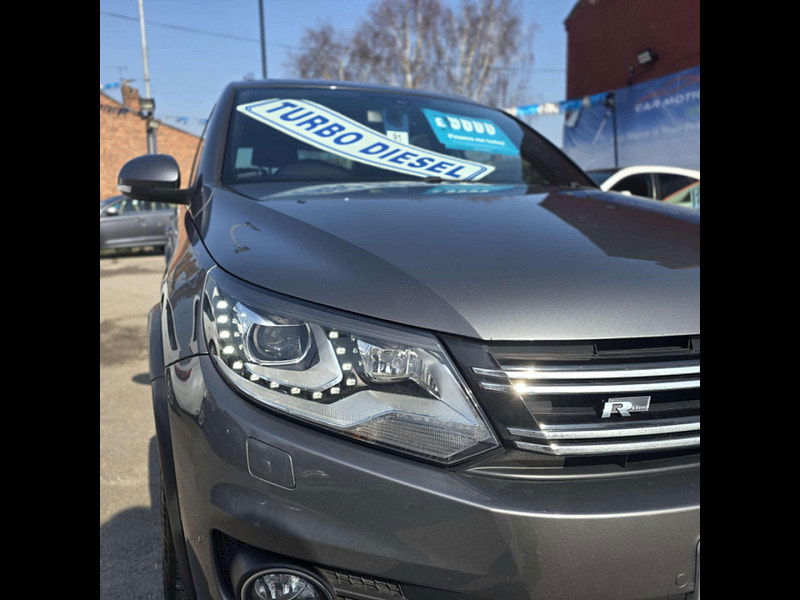 Volkswagen Tiguan 2.0 Tiguan R-Line TDI BlueMotion Technology 4Motion Semi-Auto 4WD 5dr 5dr Automatic 2025