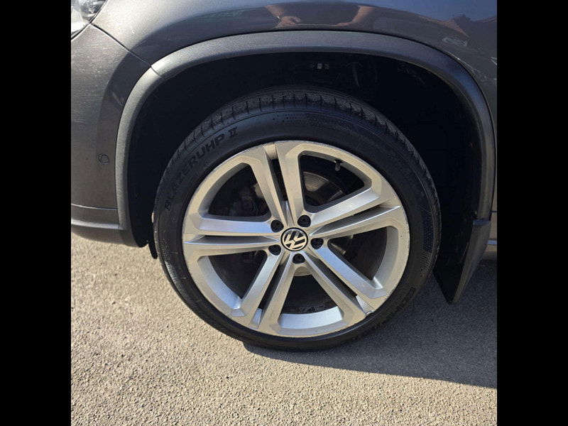 Volkswagen Tiguan 2.0 Tiguan R-Line TDI BlueMotion Technology 4Motion Semi-Auto 4WD 5dr 5dr Automatic 2025