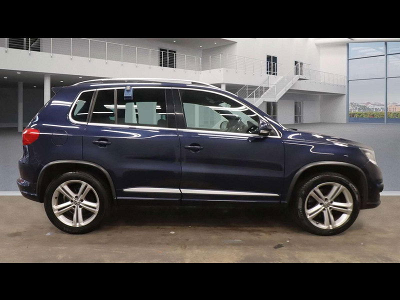 Volkswagen Tiguan 2.0 Tiguan R-Line TDI BlueMotion Technology 4Motion Semi-Auto 4WD 5dr 5dr Automatic 2025
