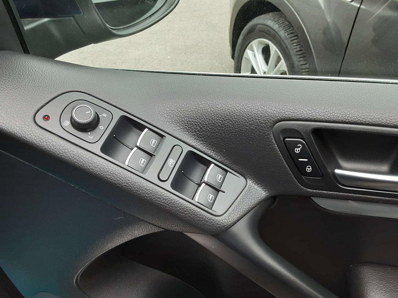 Volkswagen Tiguan 2.0 Tiguan R-Line TDI BlueMotion Technology 4Motion Semi-Auto 4WD 5dr 5dr Automatic 2026