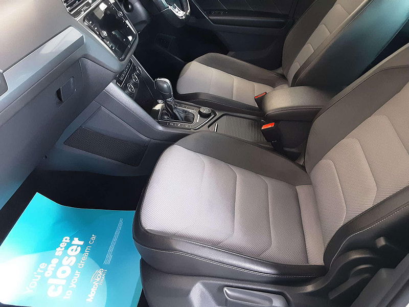 Volkswagen Tiguan 2.0 Tiguan R-Line Tech TDI 4Motion Semi-Auto 4WD 5dr 5dr Automatic 2025