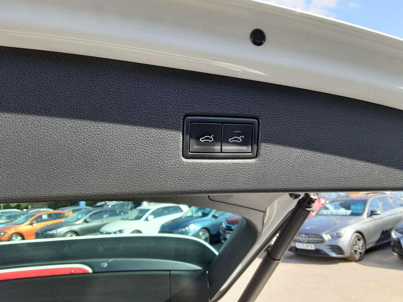 Volkswagen Tiguan 2.0 Tiguan R-Line TSi BlueMotion Technology 4Motion Semi-Auto 4WD 5dr 5dr Automatic 2025