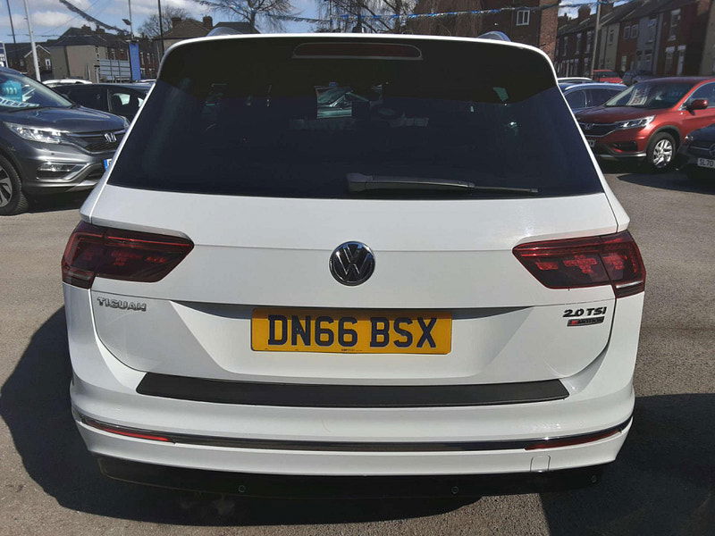 Volkswagen Tiguan 2.0 Tiguan R-Line TSi BlueMotion Technology 4Motion Semi-Auto 4WD 5dr 5dr Automatic 2025