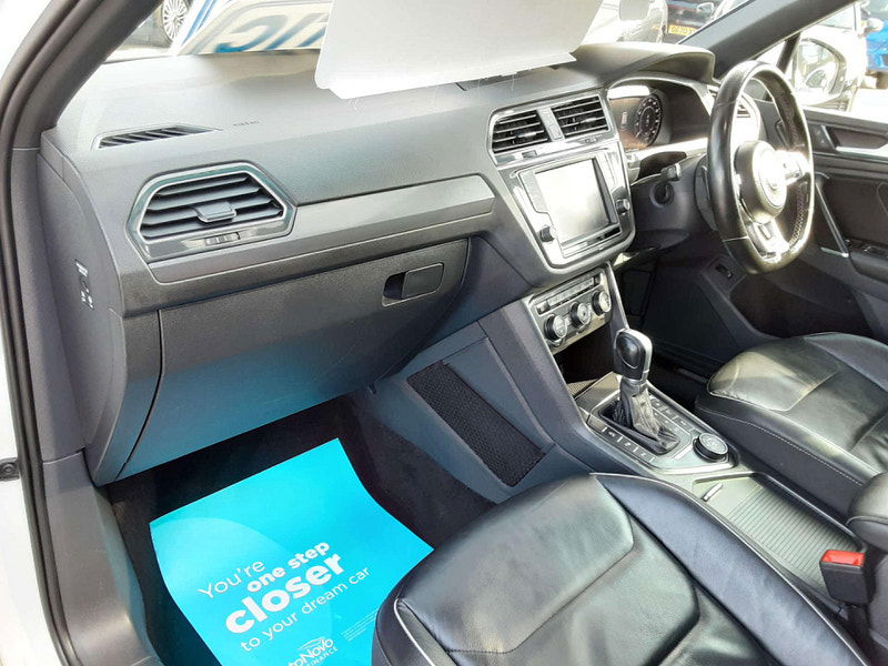 Volkswagen Tiguan 2.0 Tiguan R-Line TSi BlueMotion Technology 4Motion Semi-Auto 4WD 5dr 5dr Automatic 2025