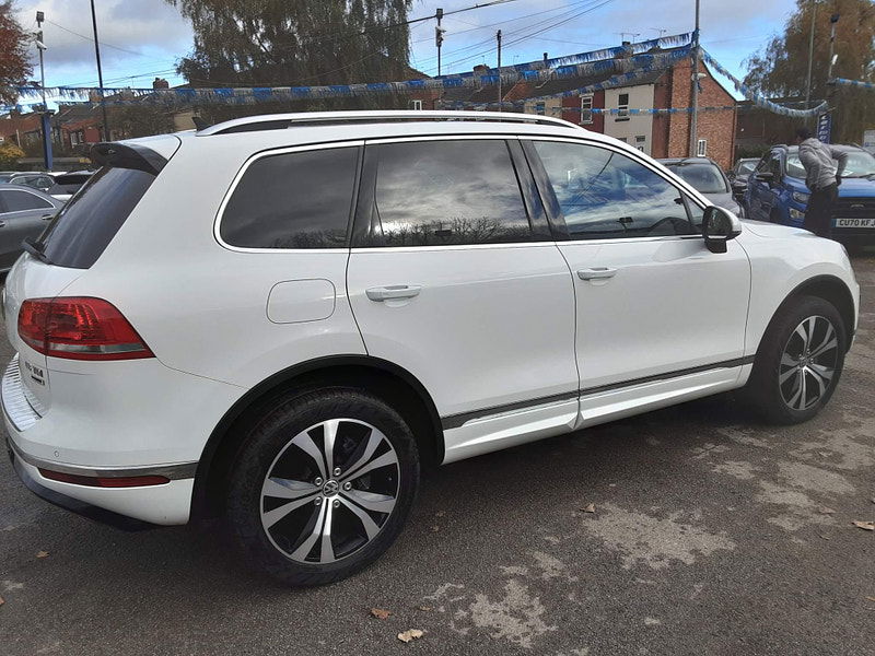 Volkswagen Touareg 3.0 TDI V6 BlueMotion Tech R-Line Tiptronic 4WD Euro 6 (s/s) 5dr 5dr Automatic 2024