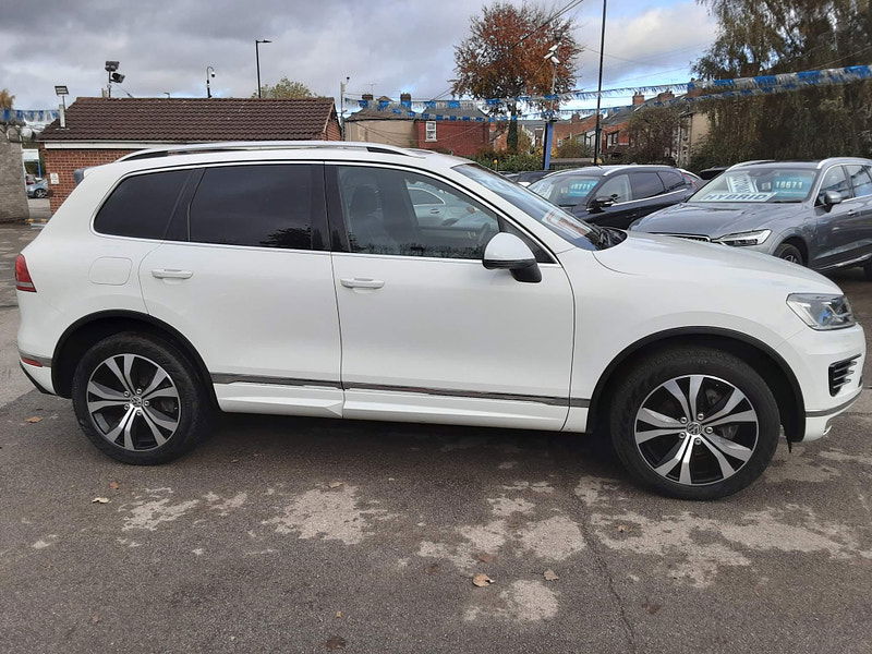 Volkswagen Touareg 3.0 TDI V6 BlueMotion Tech R-Line Tiptronic 4WD Euro 6 (s/s) 5dr 5dr Automatic 2024