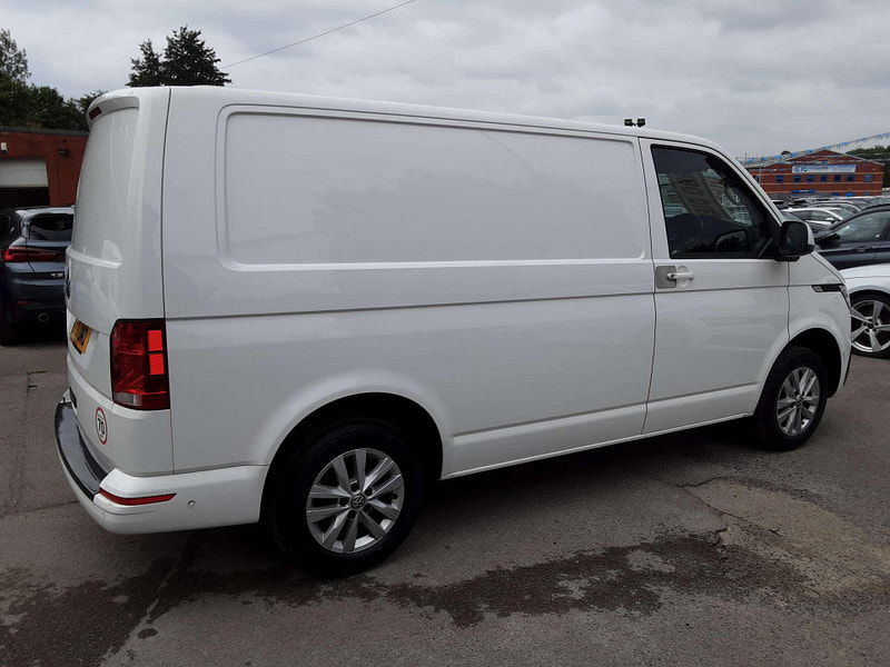Volkswagen Transporter 2.0 Transporter T28 Highline TDI Semi-Auto 2dr Automatic 2025