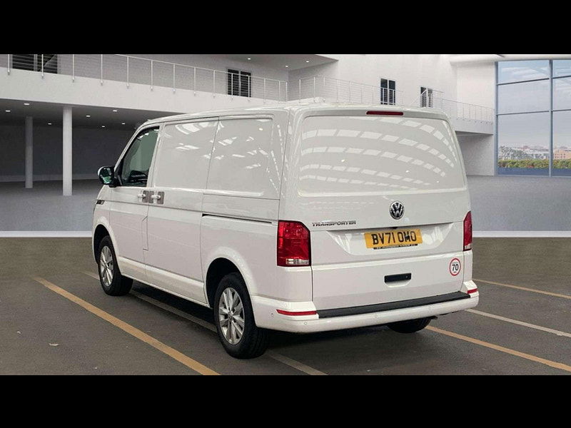 Volkswagen Transporter 2.0 Transporter T28 Highline TDI Semi-Auto 2dr Automatic 2025