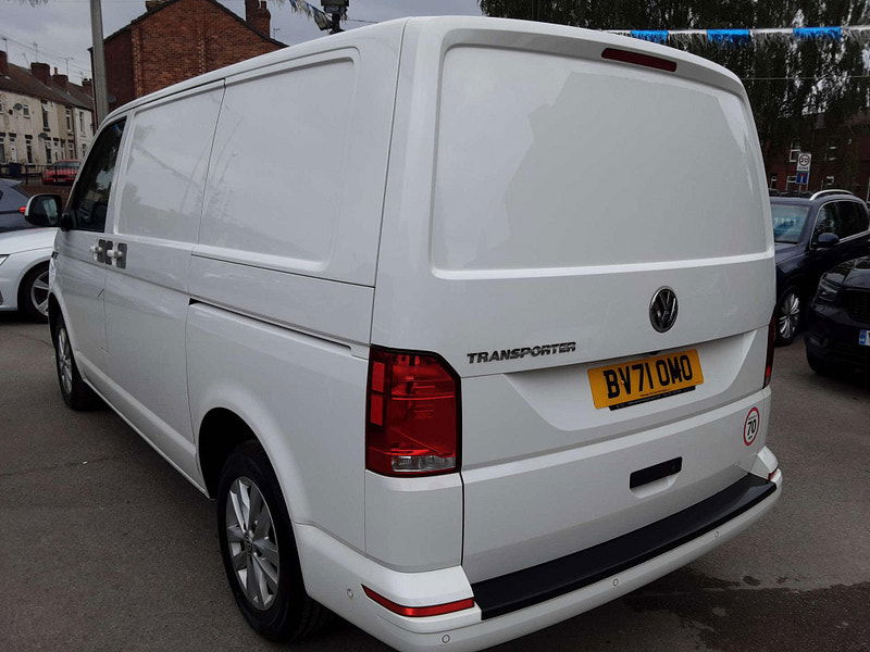 Volkswagen Transporter 2.0 Transporter T28 Highline TDI Semi-Auto 2dr Automatic 2025