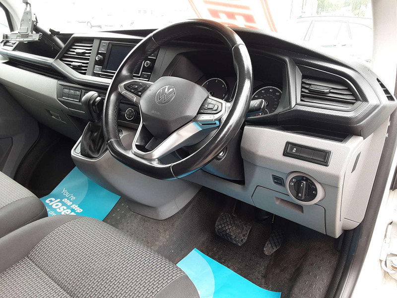 Volkswagen Transporter 2.0 Transporter T28 Highline TDI Semi-Auto 2dr Automatic 2025