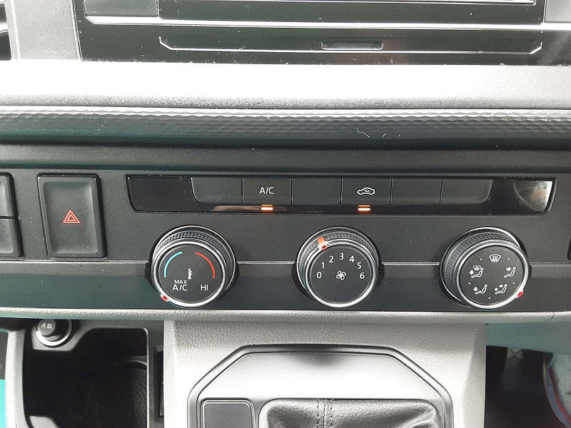 Volkswagen Transporter 2.0 Transporter T28 Highline TDI Semi-Auto 2dr Automatic 2025