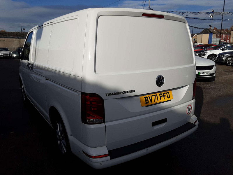 Volkswagen Transporter 2.0 Transporter T28 Highline TDI Semi-Auto 2dr Automatic 2025