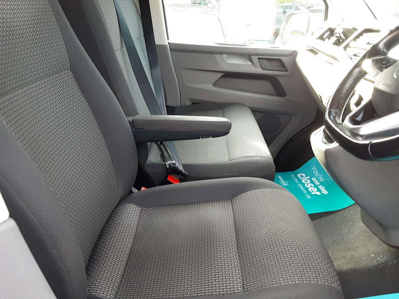 Volkswagen Transporter 2.0 Transporter T28 Highline TDI Semi-Auto 2dr Automatic 2025