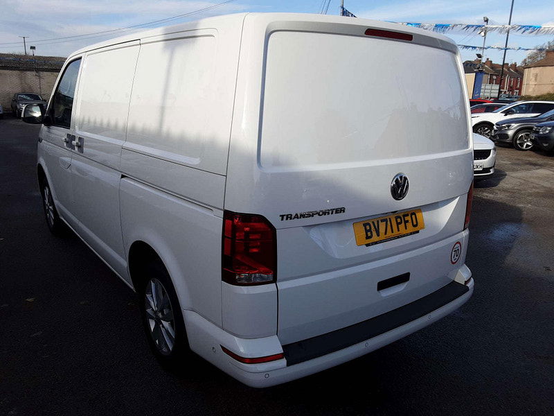 Volkswagen Transporter 2.0 Transporter T28 Highline TDI Semi-Auto 2dr Automatic 2025