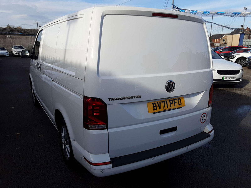 Volkswagen Transporter 2.0 Transporter T28 Highline TDI Semi-Auto 2dr Automatic 2025