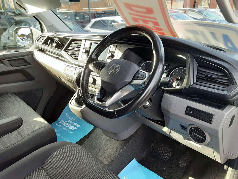 Volkswagen Transporter 2.0 Transporter T28 Highline TDI Semi-Auto 2dr Automatic 2025