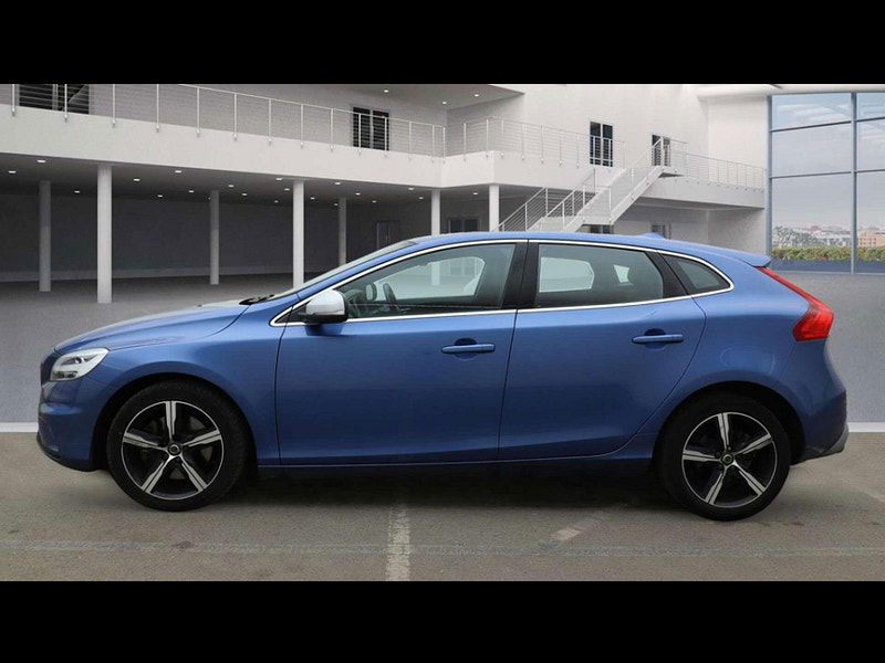 Volvo V40 1.5 V40 R-Design Nav+ T2 Auto 5dr 5dr Automatic 2025