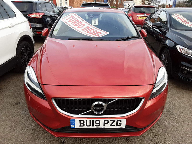 Volvo V40 2.0 D2 Momentum Nav Plus Euro 6 (s/s) 5dr 5dr Manual 2025