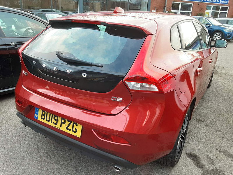 Volvo V40 2.0 D2 Momentum Nav Plus Euro 6 (s/s) 5dr 5dr Manual 2025