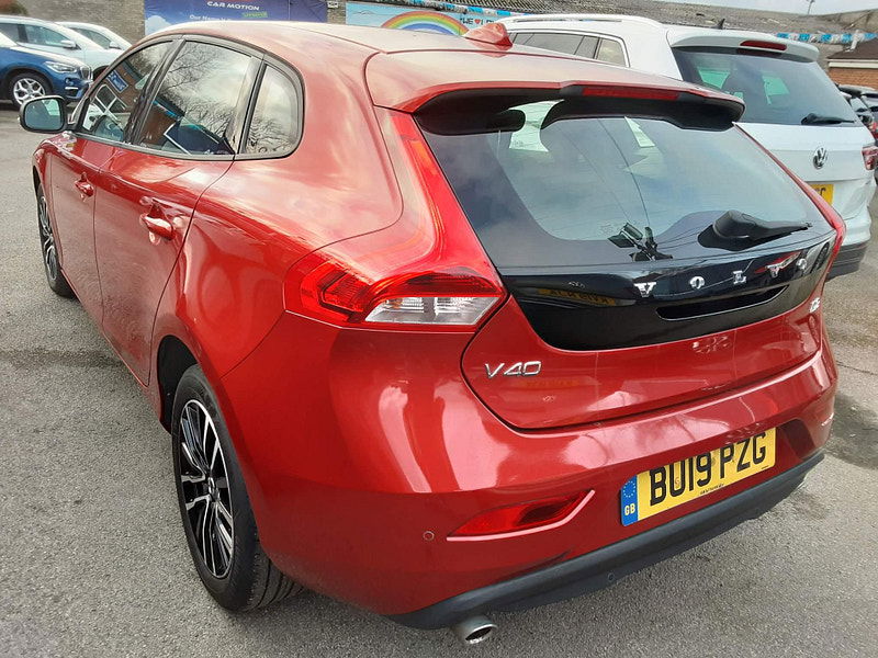 Volvo V40 2.0 D2 Momentum Nav Plus Euro 6 (s/s) 5dr 5dr Manual 2025