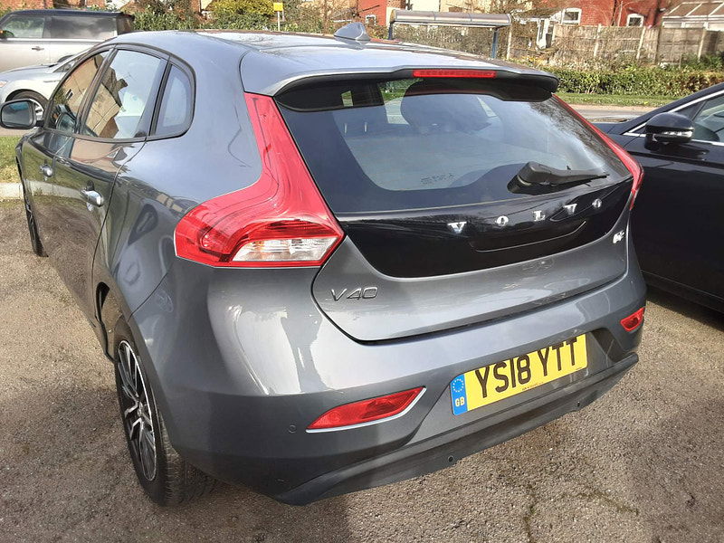 Volvo V40 2.0 D2 Momentum Nav Plus Euro 6 (s/s) 5dr 5dr Manual 2025