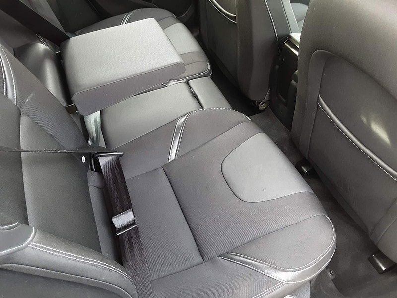 Volvo V40 2.0 D2 Momentum Nav Plus Euro 6 (s/s) 5dr 5dr Manual 2025