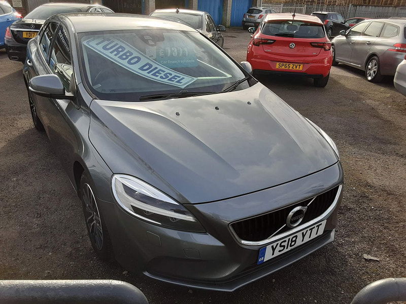 Volvo V40 2.0 D2 Momentum Nav Plus Euro 6 (s/s) 5dr 5dr Manual 2025