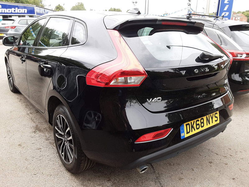 Volvo V40 2.0 D3 Momentum Nav Plus Euro 6 (s/s) 5dr 5dr Manual 2024