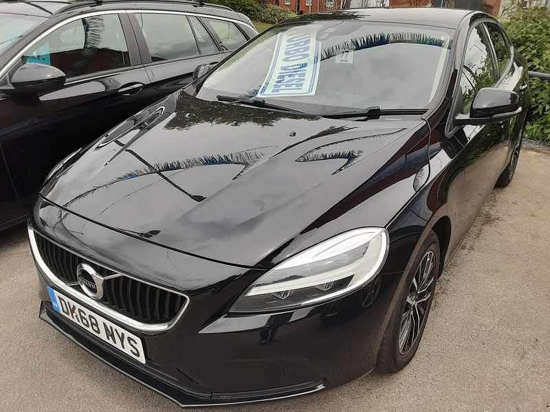 Volvo V40 2.0 D3 Momentum Nav Plus Euro 6 (s/s) 5dr 5dr Manual 2024