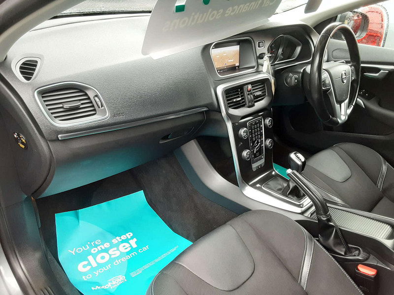 Volvo V40 2.0 V40 Momentum Edition D2 5dr 5dr Manual 2026