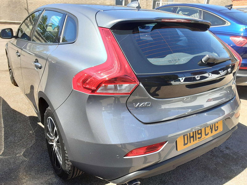Volvo V40 2.0 V40 Momentum Edition D2 5dr 5dr Manual 2026