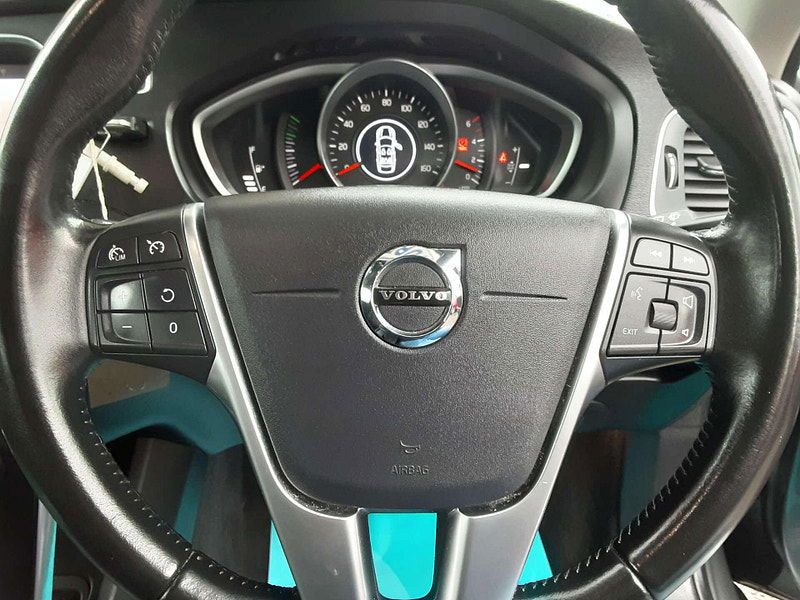 Volvo V40 2.0 V40 Momentum Edition D2 5dr 5dr Manual 2026