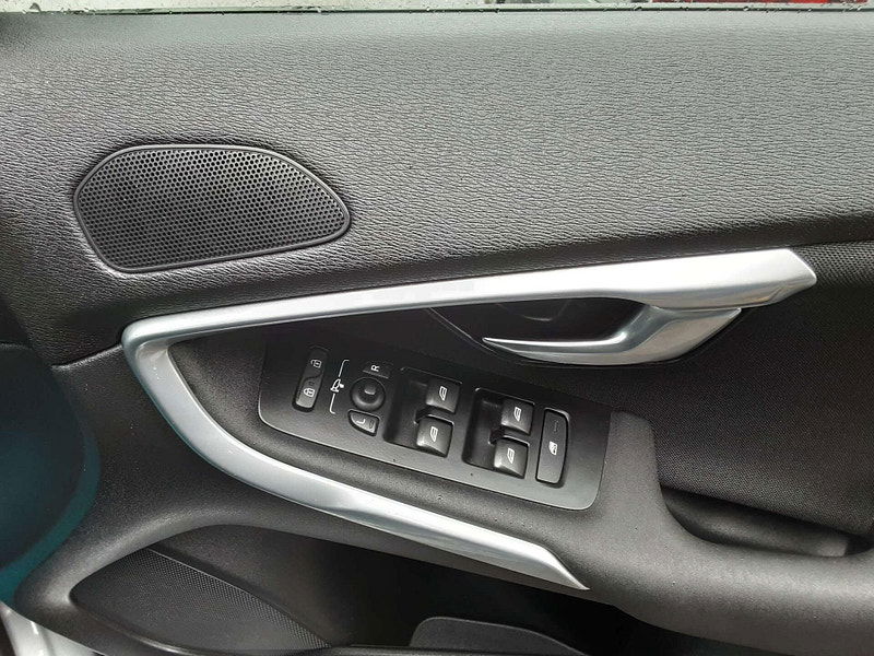 Volvo V40 2.0 V40 Momentum Edition D2 5dr 5dr Manual 2026