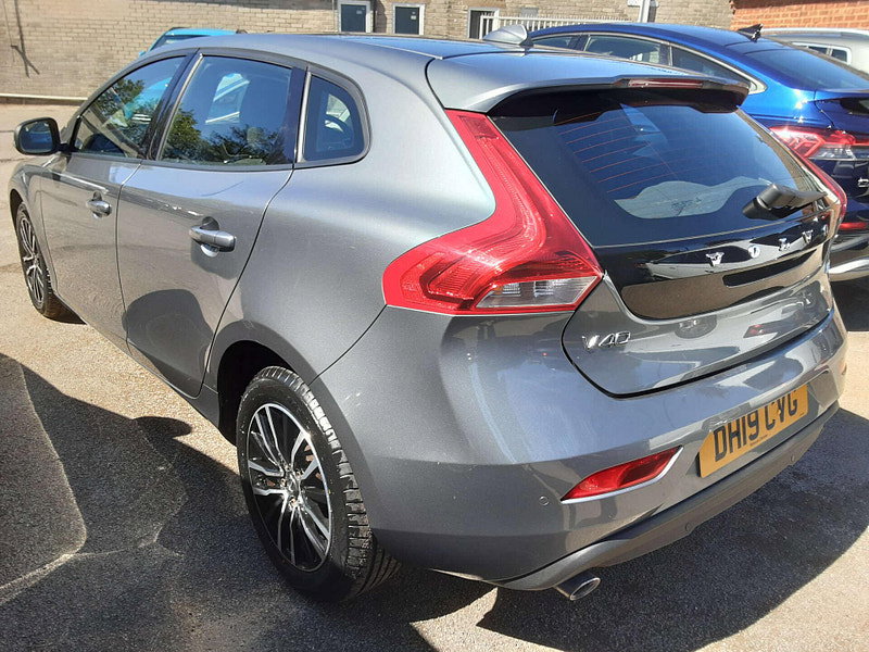 Volvo V40 2.0 V40 Momentum Edition D2 5dr 5dr Manual 2026