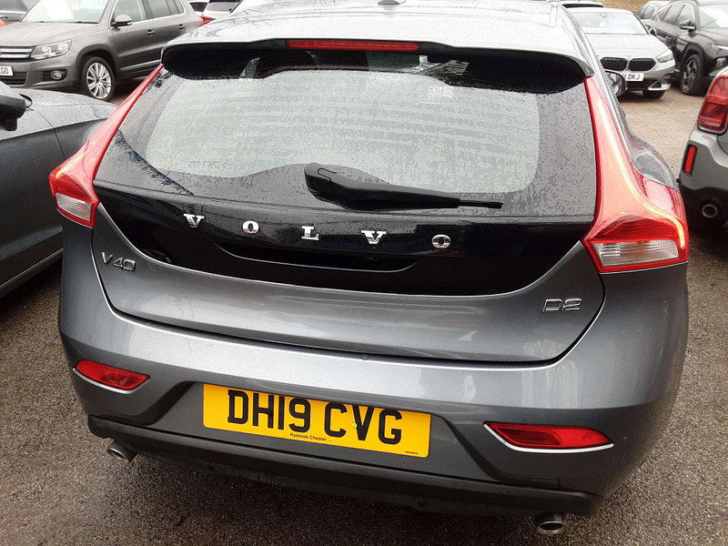 Volvo V40 2.0 V40 Momentum Edition D2 5dr 5dr Manual 2026