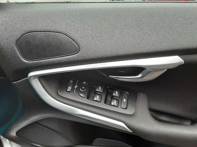 Volvo V40 2.0 V40 Momentum Edition D2 5dr 5dr Manual 2026