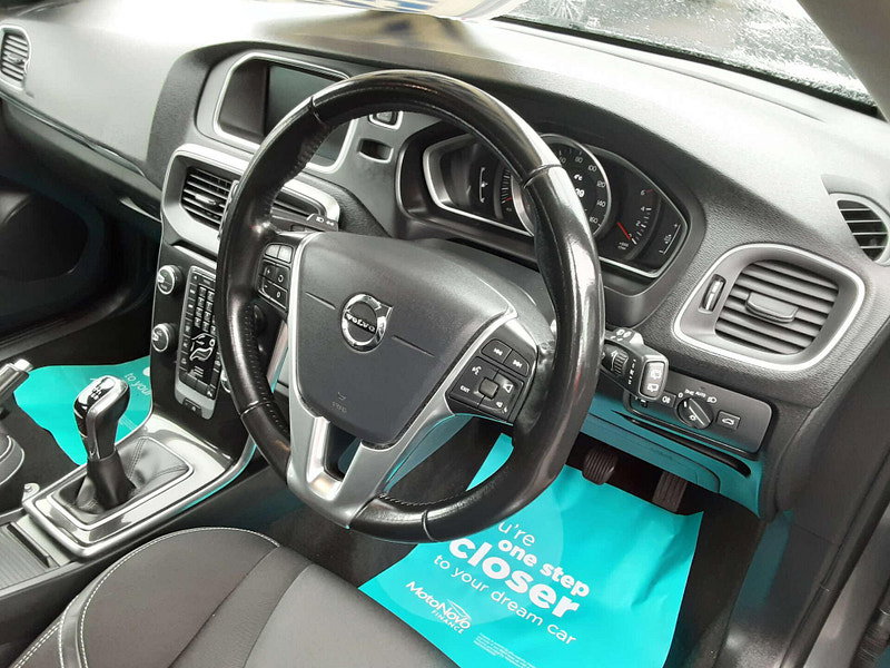 Volvo V40 2.0 V40 Momentum Edition D2 5dr 5dr Manual 2026
