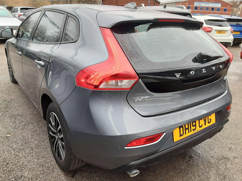 Volvo V40 2.0 V40 Momentum Edition D2 5dr 5dr Manual 2026