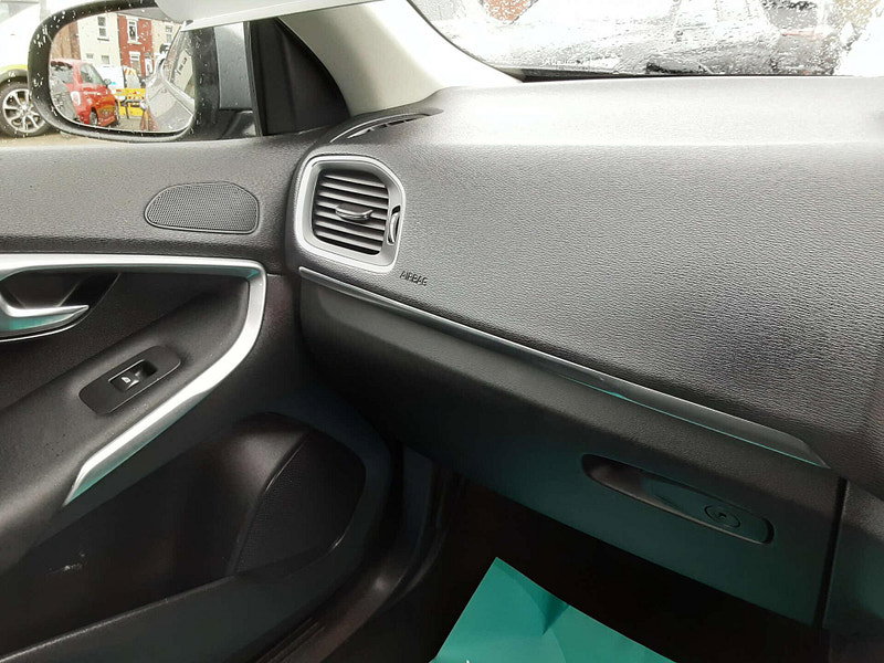 Volvo V40 2.0 V40 Momentum Edition D2 5dr 5dr Manual 2026